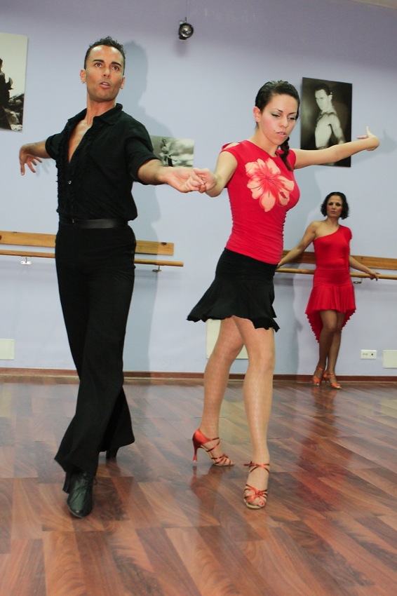 Zwei der Tanzlehrer der Tanzschule in Las Palmas