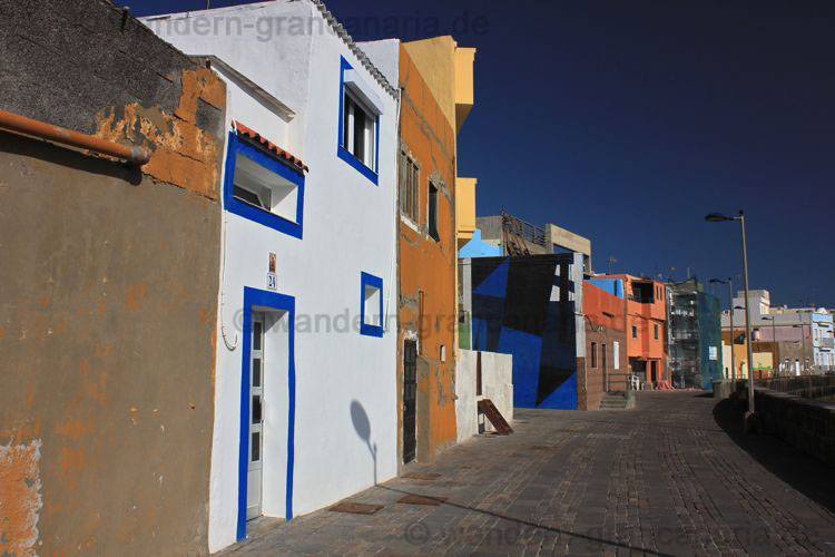 Promenade mit bunten Häusern, Las Palmas